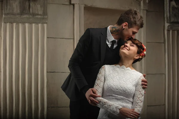 Sessão de fotos de casamento no estúdio — Fotografia de Stock