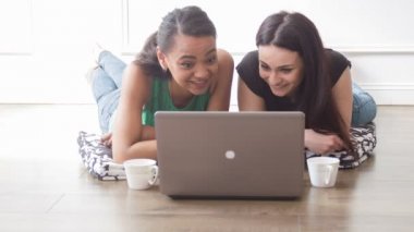 En iyi üniversite arkadaşım sonsuza kadar