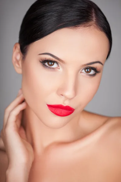 Attractive young healthy woman likes skin care — Stock Photo, Image