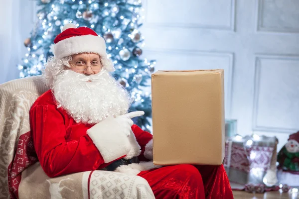 Père aîné Noël est prêt à saluer tout le monde — Photo