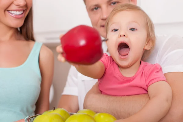 Cheerful friendly family is spending time together — Stock Photo, Image