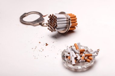 Bu kötü alışkanlığı esiri olduğumu