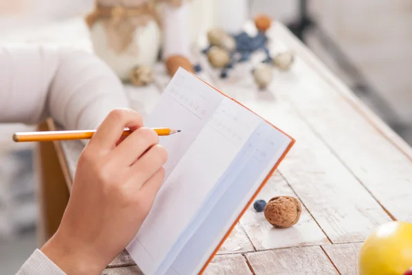 Ich koche ein leckeres Frühstück für meine Familie — Stockfoto