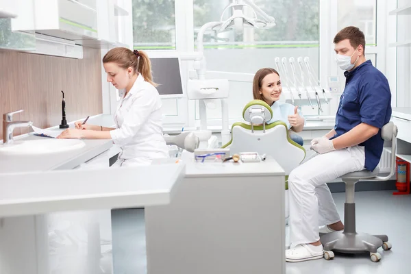 Beautiful woman came to visit her dental doctor — Φωτογραφία Αρχείου