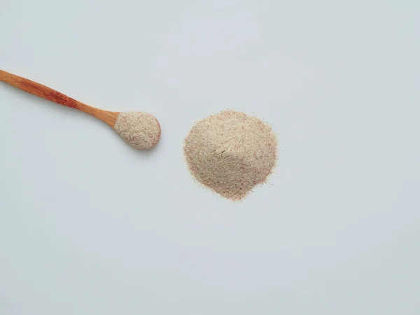Psyllium zaaddoppen op witte achtergrond. Voedingsvezels supplement. Superfood vezels — Stockfoto