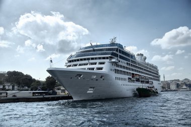 Cruise liner iskelede