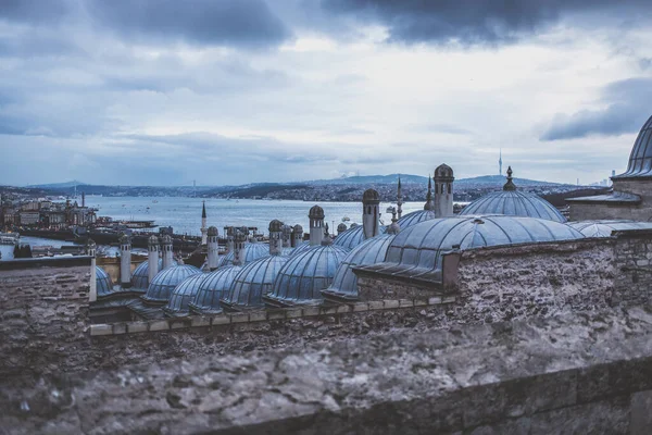 Panoramatický výhled na Istanbul, Turecko. Istanbul v komplexu Suleymaniye — Stock fotografie