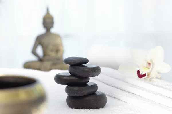 Thailändsk massage, varma stenar, Buddha — Stockfoto