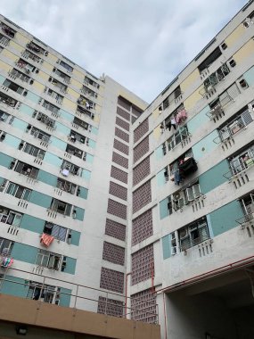 Düşük gelirli vatandaşlar ekmek dükkanı Hong Kong 'da umumi konutlar