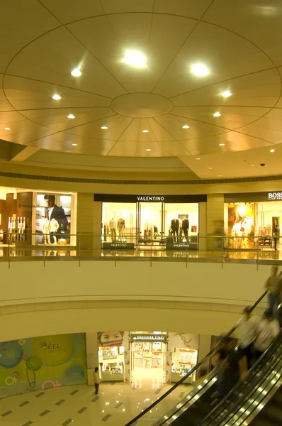 I marchi di lusso del centro commerciale MIXC Shenzhen in Cina — Foto Stock
