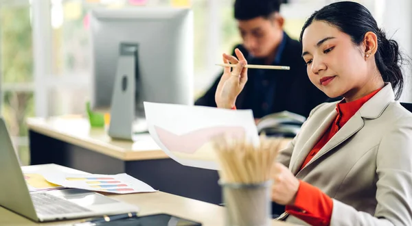 Groep Van Professionele Business Bespreken Vergadering Strategie Ideeën Delen Met — Stockfoto