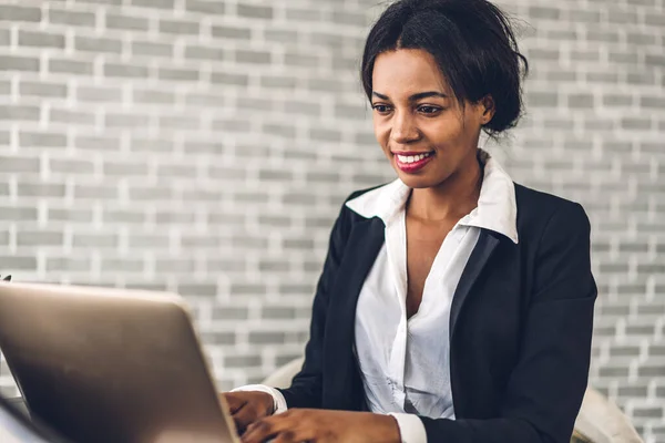 Portrait Smiling Happy African American Black Woman Relaxing Using Technology — Stock Photo, Image