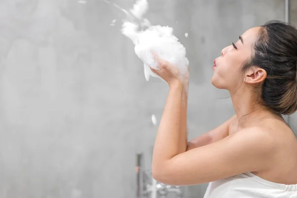 Retrato Sonrisa Feliz Hermosa Mujer Asiática Limpia Fresca Piel Blanca — Foto de Stock