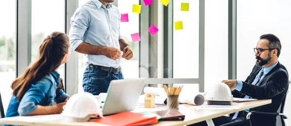 Grupo Reuniones Negocios Profesionales Discutir Estrategia Con Nuevo Proyecto Startup — Foto de Stock