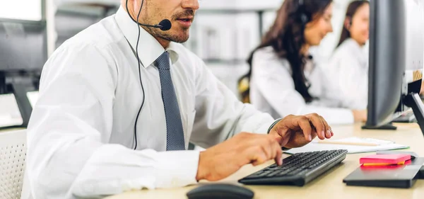 Grupo Feliz Centro Llamadas Sonriente Operador Negocios Atención Cliente Equipo —  Fotos de Stock