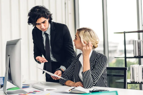 Twee Professionele Business Meeting Bespreken Strategie Met Nieuwe Startup Project — Stockfoto