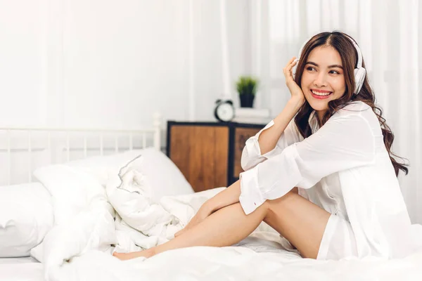 Portrait Smiling Cheerful Beautiful Pretty Asian Woman Clean Fresh Healthy — Stock Photo, Image