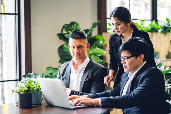 Group Professional Multiethnic Teamwork Business Discussing Meeting Strategy Sharing Idea — Stock Photo, Image