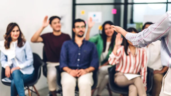 Businesswoman Coach Referent Präsentation Und Diskussion Besprechung Strategie Teilen Idea — Stockfoto