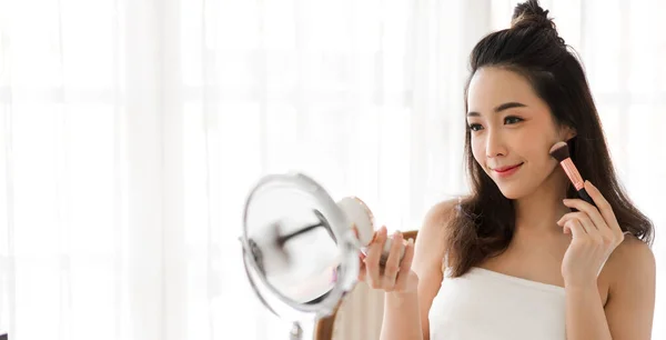 Sorrindo Jovem Bonita Bonita Mulher Asiática Limpa Fresca Pele Branca — Fotografia de Stock