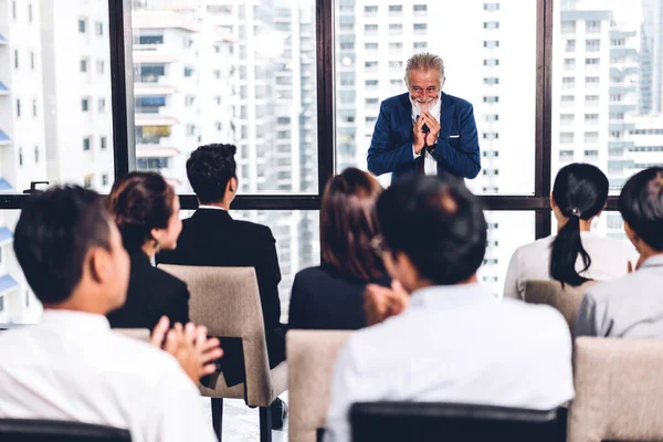 Businessman Coach Referent Präsentation Und Diskussion Besprechung Strategie Teilen Idea — Stockfoto