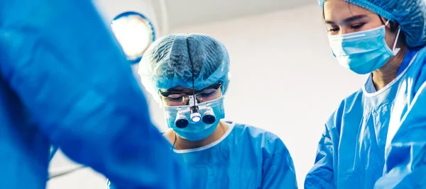 Professionell Anestesiolog Läkare Medicinska Team Och Assistent Förbereder Patienten För — Stockfoto