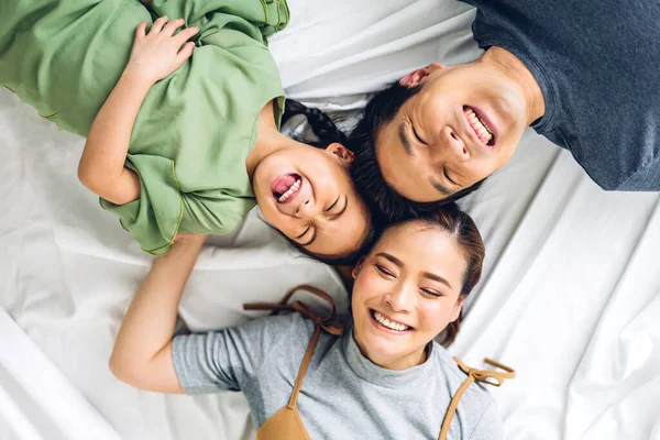 Draufsicht Des Porträts Genießen Glücklich Lächelnde Liebe Asiatische Familie Vater — Stockfoto