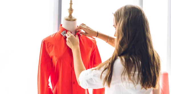 Retrato Joven Hermosa Mujer Bonita Diseñadora Moda Con Estilo Trabajo — Foto de Stock