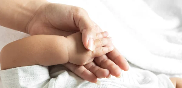 Portrait Von Genießen Glückliche Liebe Familie Asiatische Mutter Spielen Mit — Stockfoto