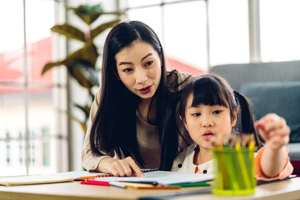 Portrait Love Asian Family Mother Little Asian Girl Learning Writing — Stock Photo, Image