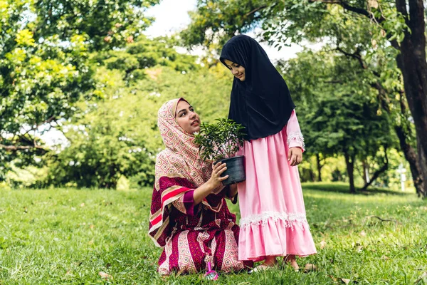 Portrét Náboženského Těšit Šťastný Láska Asijské Rodiny Arabské Muslimské Matky — Stock fotografie