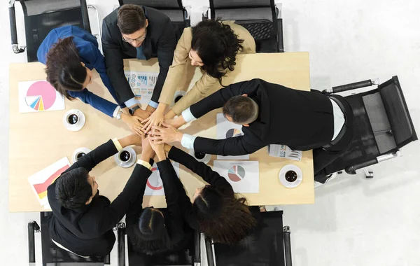 Erfolgreiche Gruppe Professioneller Geschäftsleute Gewinnen Den Projekterfolg Feiern Kreatives Geschäft — Stockfoto