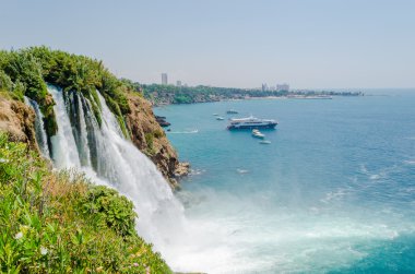 Denize düşen Şelalesi