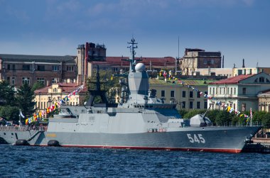 Corvette Neva Nehri üzerinde 