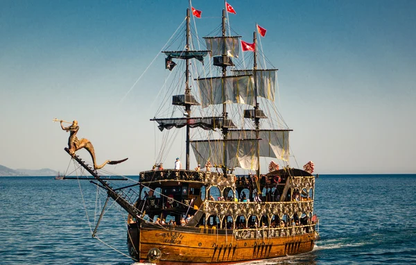 Sailing ship in the Mediterranean sea — Stock Photo, Image