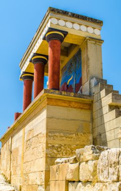 Harabeleri Knossos Sarayı, duvar resimleri, eserler.