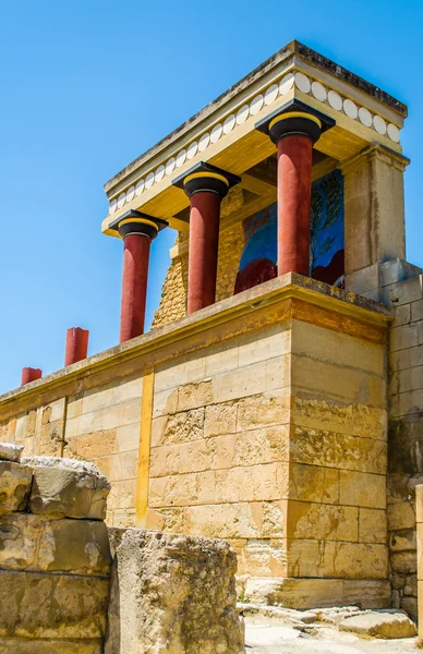 Ruïnes van Knossos Palace, muurschilderingen, artefacten. — Stockfoto