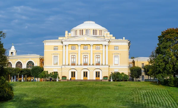 Pavlovsk Sarayı Müzesi, mimar Charles Cameron tarafından tasarlanmıştır.