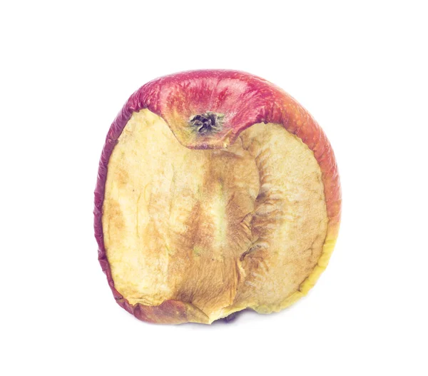 Stary czerwone jabłko na białym tle — Zdjęcie stockowe