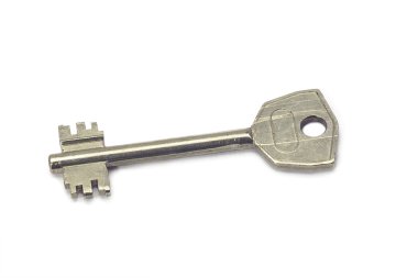 Gümüş anahtar üzerinde beyaz izole