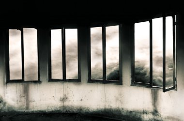 Bulutlar - gri tonlamalı görüntüyü Windows