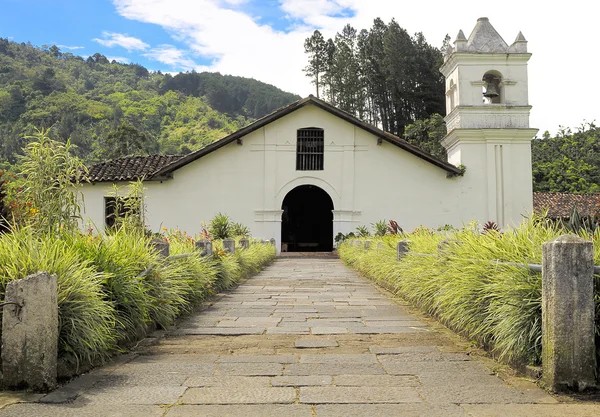 Camino de la Iglesia Antigua —  Fotos de Stock