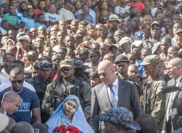 President van Haïti Michel Martelly interactie met menigte — Stockfoto