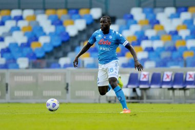 Napoli 'nin Kalidou Koulibaly oyuncusu, Napoli ile Atalanta arasında oynanan İtalya futbol ligi serisi maçında Napoli' deki San Paolo Stadyumu 'nda oynanan maç 4-1 berabere sonuçlandı..
