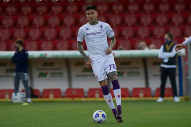 Benevento, İtalya, 13 Mart 2021. Benevento 'nun Erick Pulgar oyuncusu, Benevento-Fiorentina final resul 1-4 arasında oynanan İtalyan Serie A karşılaşması sırasında Benevento' daki Ciro Vigorito Stadyumu 'nda oynandı.. 