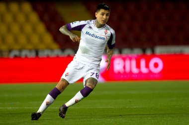 Benevento, İtalya, 13 Mart 2021. Benevento 'nun Erick Pulgar oyuncusu, Benevento-Fiorentina final resul 1-4 arasında oynanan İtalyan Serie A karşılaşması sırasında Benevento' daki Ciro Vigorito Stadyumu 'nda oynandı.. 