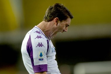 Fiorentina 'lı Dusan Vlahoviç, Benevento ile Fiorentina arasındaki İtalya Serie A şampiyonluğu maçında 1-4' lük final maçı sırasında Benevento 'daki Ciro Vigorito Stadyumu' nda oynandı. İtalya, 13 Mart 2021. 