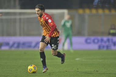 Benevento 'lu Perperim Hetemaj oyuncusu, Benevento ile Lazio arasında oynanan İtalya Serie A şampiyonası maçında, Benevento' daki Ciro Vigorito Stadyumu 'nda oynanan maç 1-1 sonuçlandı. İtalya, 15 Aralık 2020.