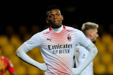 AC Milan 'dan Rafael Leao, İtalya Ligi Serie A maçında Benevento-Milan final maçı 0-2, Bevento' daki Ciro Vigorito Stadyumu 'nda oynandı. İtalya, 3 Ocak 2021. 