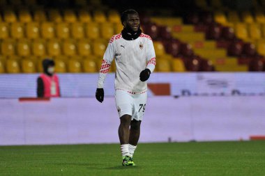 AC Milan 'dan Frank Kessie, İtalya Ligi Serie A maçında Benevento ile Milan arasında oynanan 0-2' lik final maçında Bevento 'daki Ciro Vigorito Stadyumu' nda oynandı. İtalya, 3 Ocak 2021. 